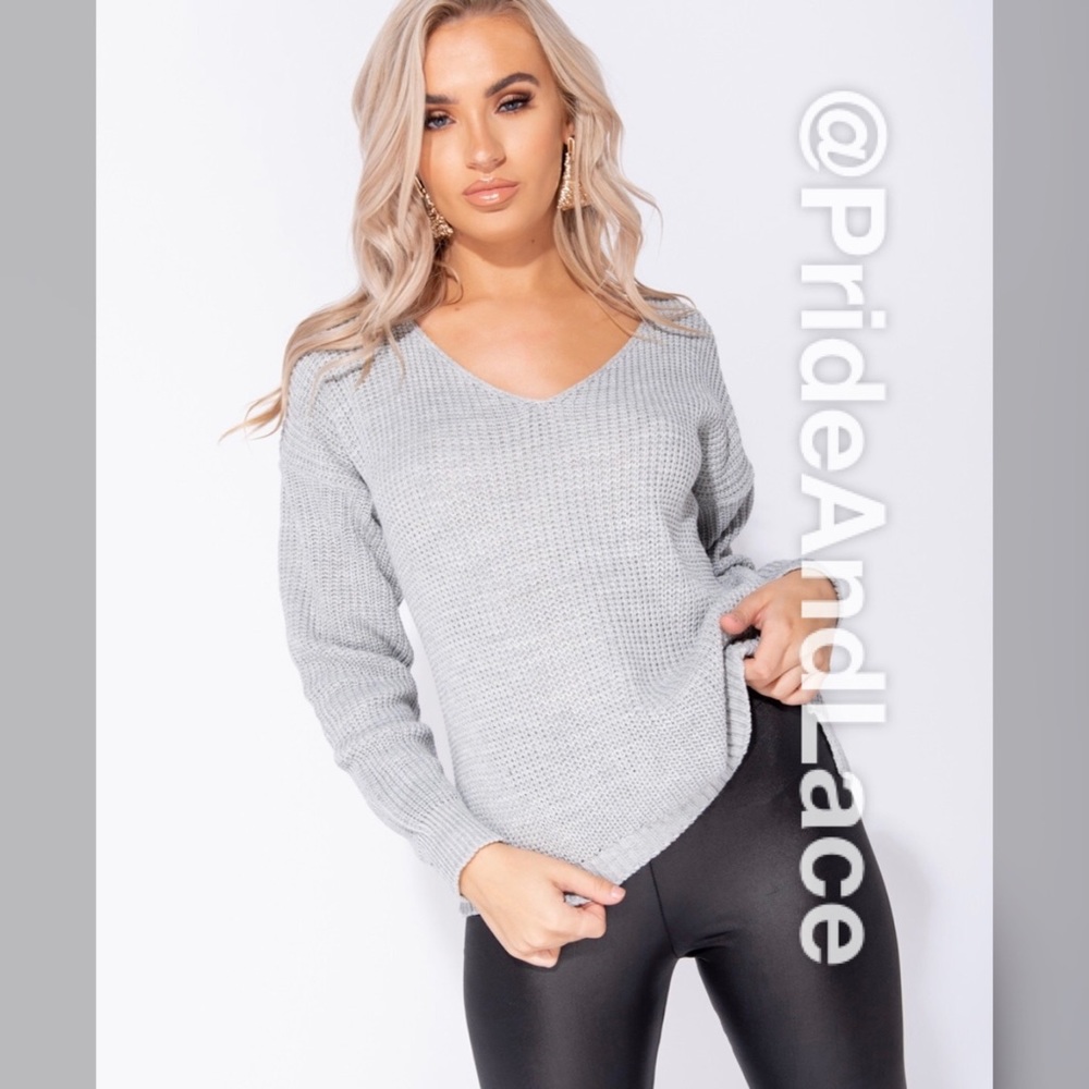 LAST 1️⃣ ❄️Grey V Neck Oversized Sweater❄️